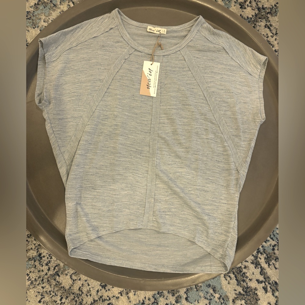 New In Boutique Brand Hi-Low  T-Shirt Size Small NWT